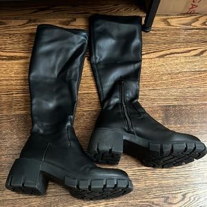 Steve Madden Black Calf Length Boots